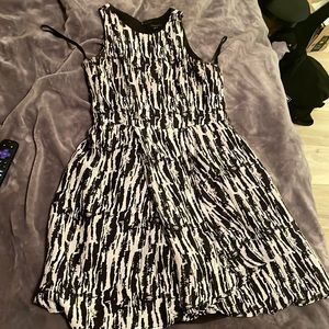 Ann Taylor dress- back and white- size 8